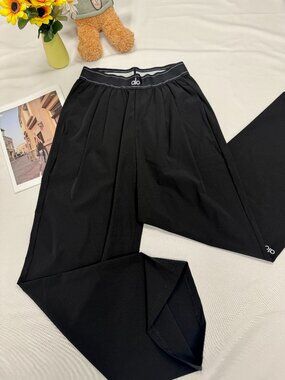 Alo Yoga Black High-Waisted Loose Fit Casual Fashion Pants (Regular Size S)🤟🤟